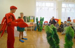 Весёлый рак на морском дне