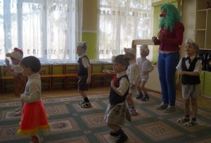 Танец весёлых ребят