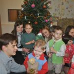 Вместе украсим елку