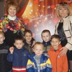 театр кукол встречает маленьких гостей