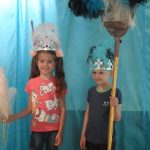 Украшение из страусиных перьев