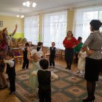 Кружимся в хороводе